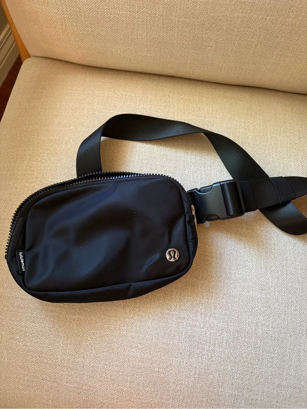 lululemon everywhere belt bag - Picture 3 of 5